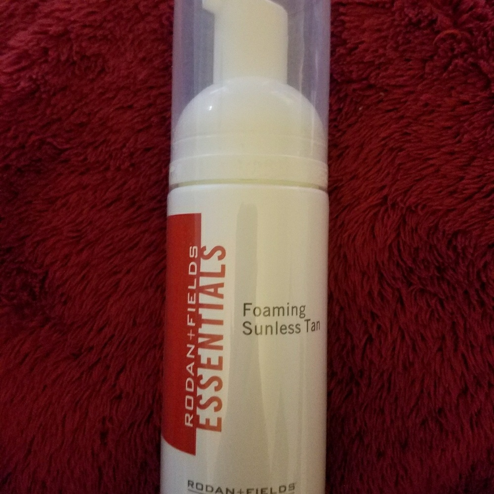 Foaming sunless tan